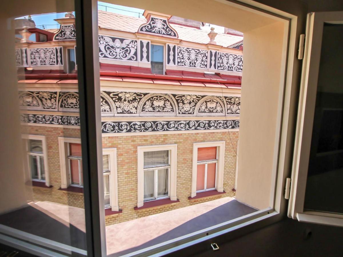 Apartment Nerudova By Interhome Prague Extérieur photo